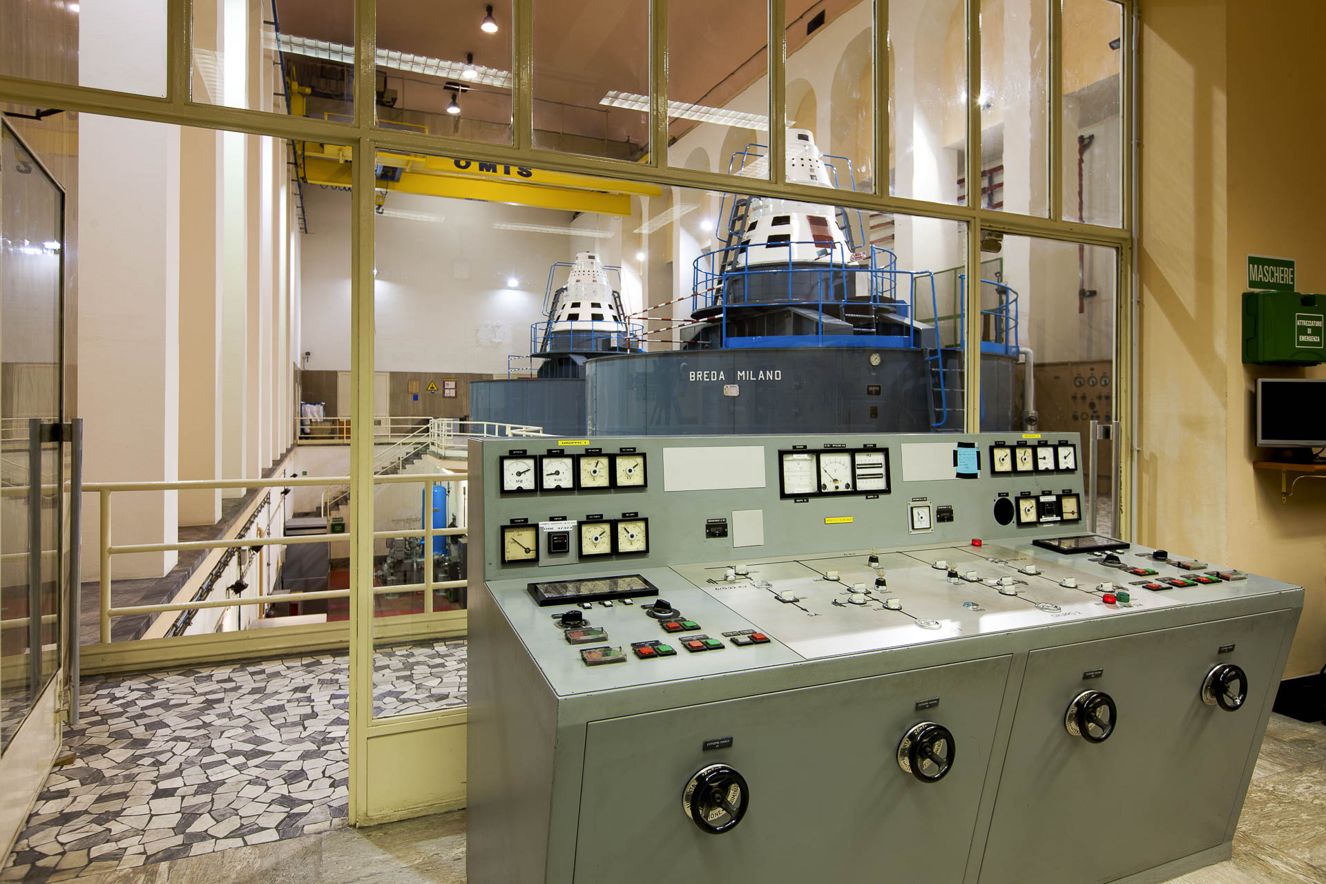 Centro controllo Centrale idroelettrica di Saint - Claire produzione energia elettrica Green