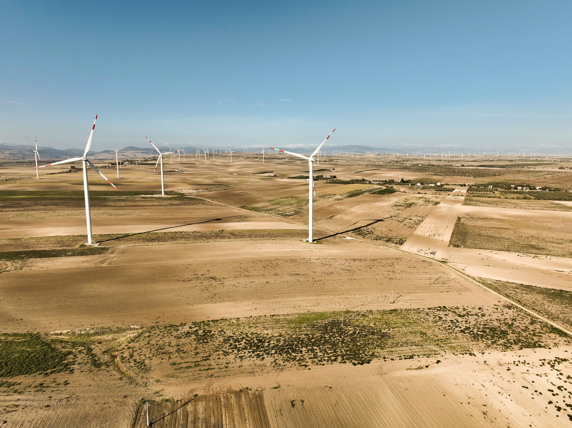 Impianto produzione energia verde eolica rinnovabile di Ponte Albanito