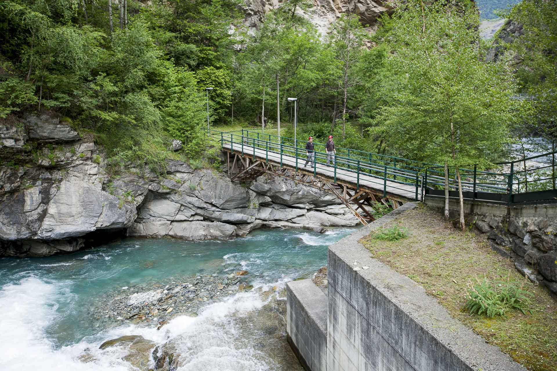 Centrale idroelettrica ad acqua fluente per energia pulita Grand Eyvia