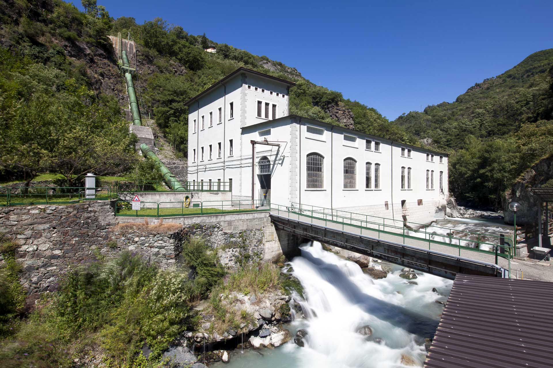 Centrale idroelettrica di Verres centro produzione energia verde rinnovabile CVA