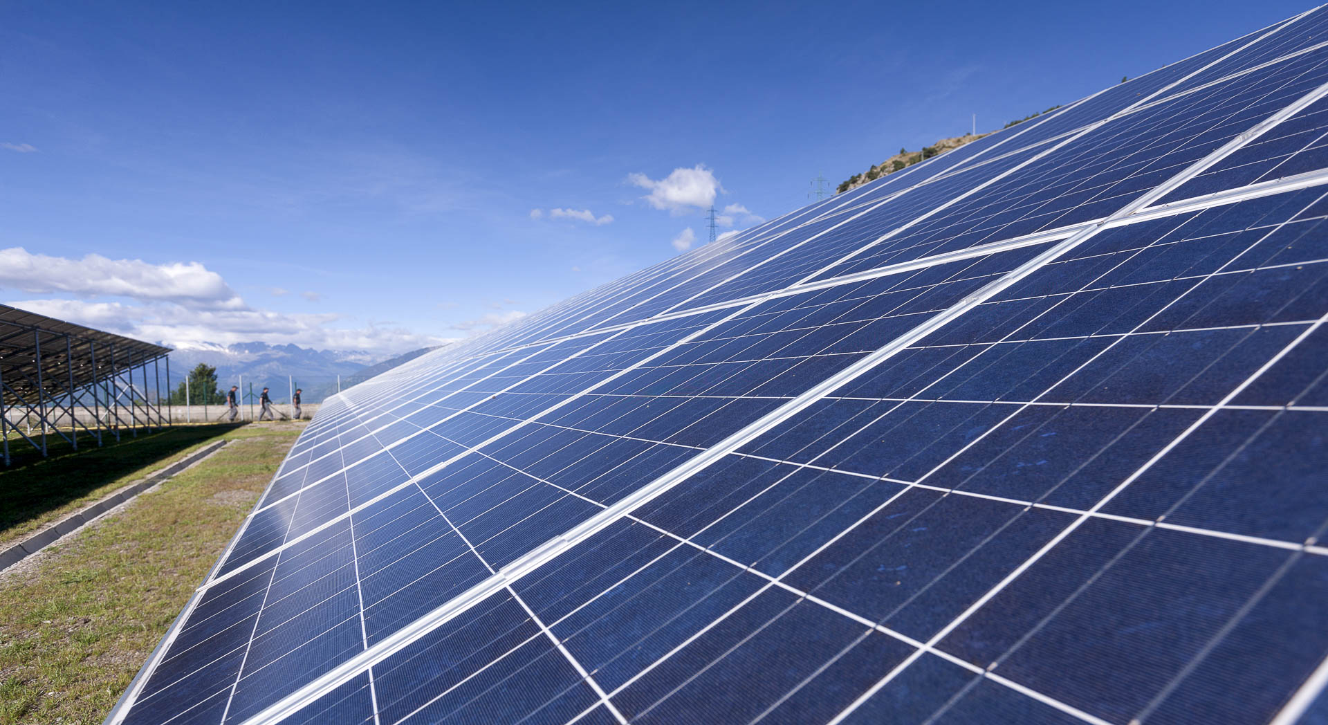 Impianto produzione energie fotovoltaica rinnovabile CVA Quart La tour