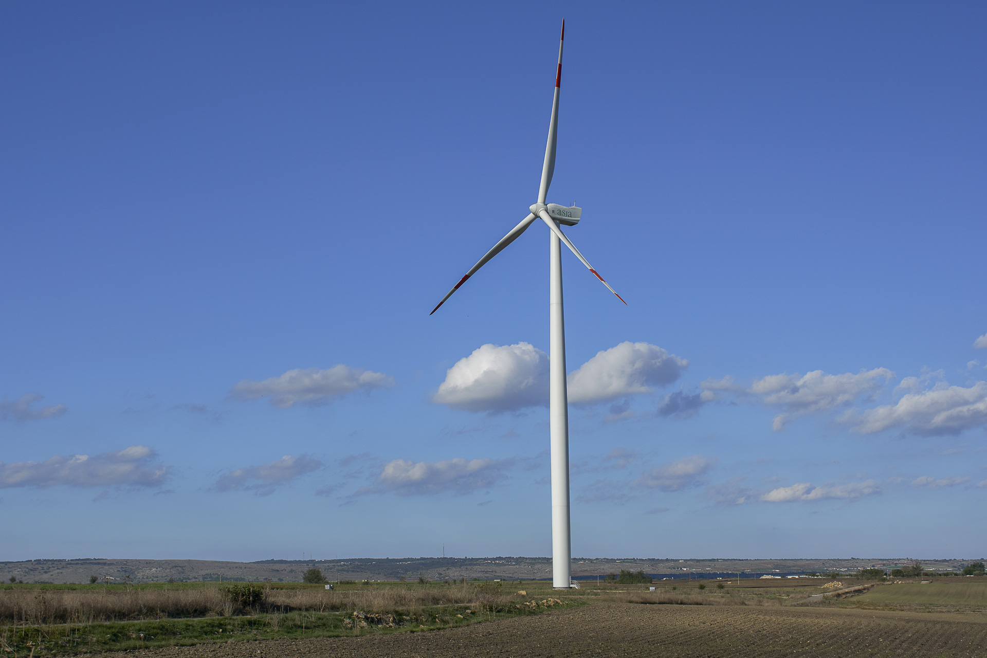 Impianto energia elettrica verde rinnovabile eolica di Lamacarvotta