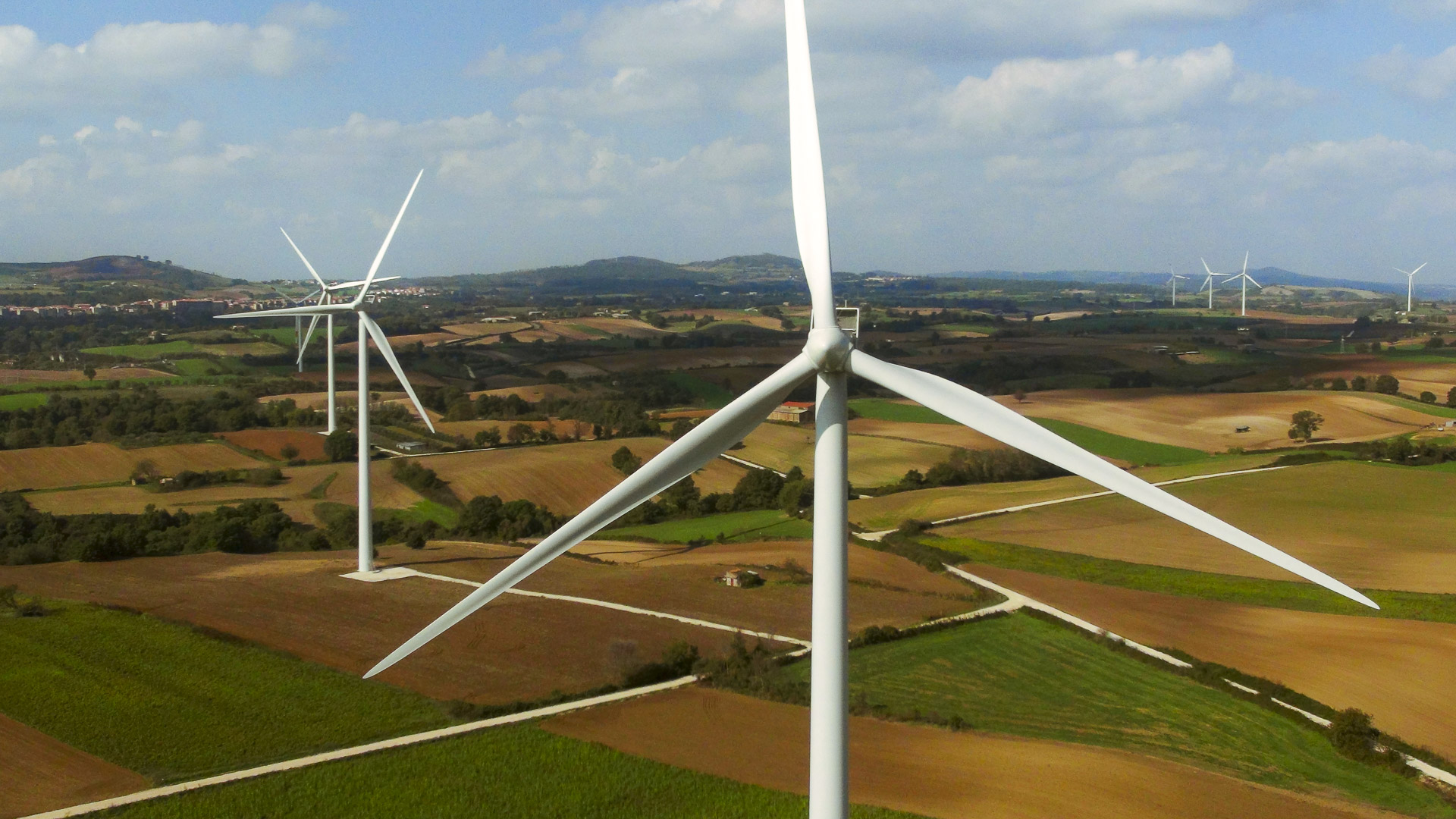 Parco produzione energia verde rinnovabile eolica Piansano