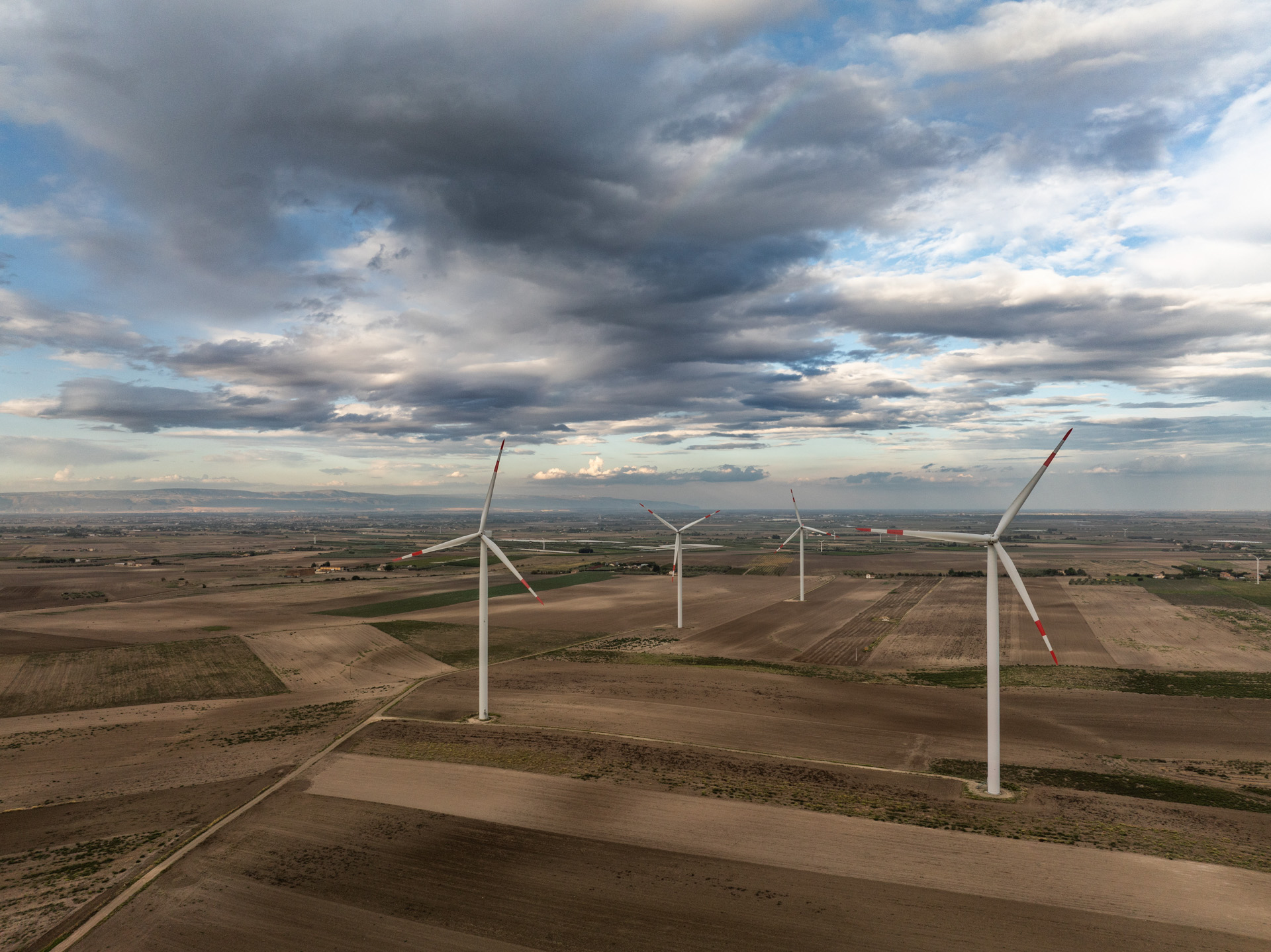 Impianto produzione energia elettrica verde rinnovabile eolica CVA Ponte Albanito